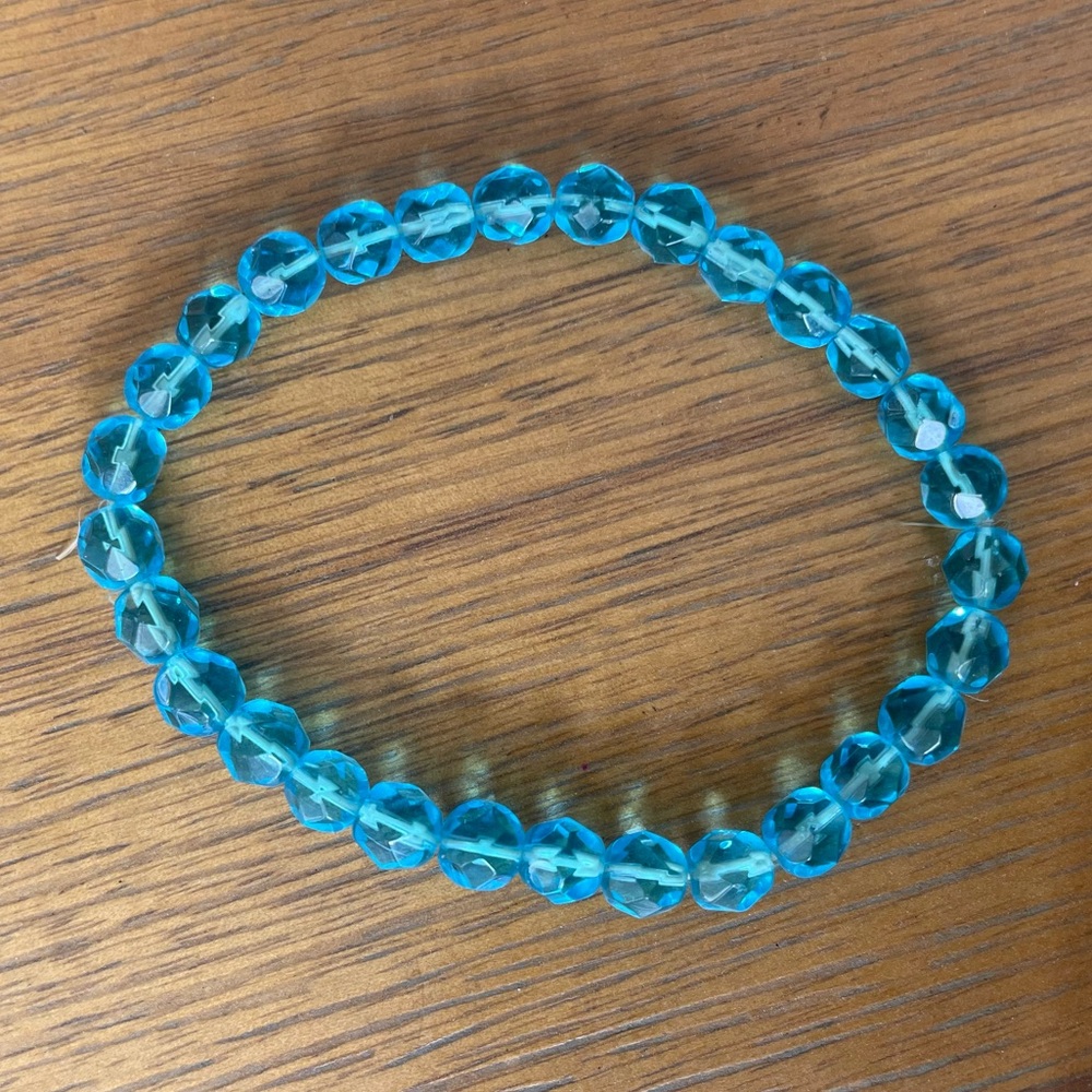 Blue clear beaded bracelet